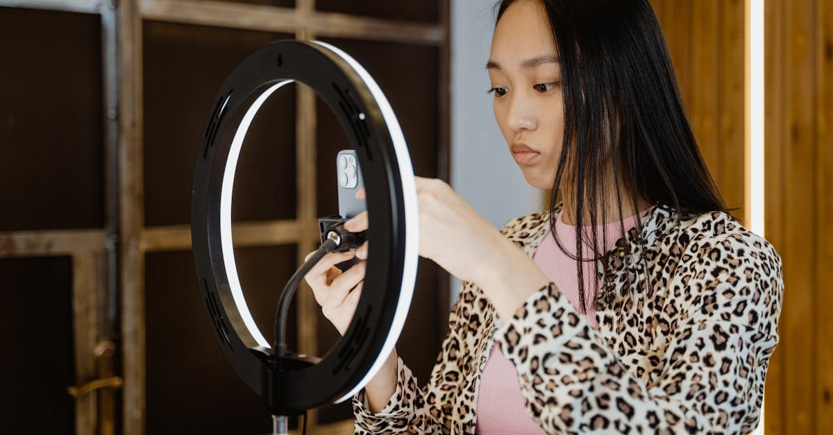 Should OnlyFans Creators Get an LLC? Business Structure, Liability, Privacy, and Tax Guide